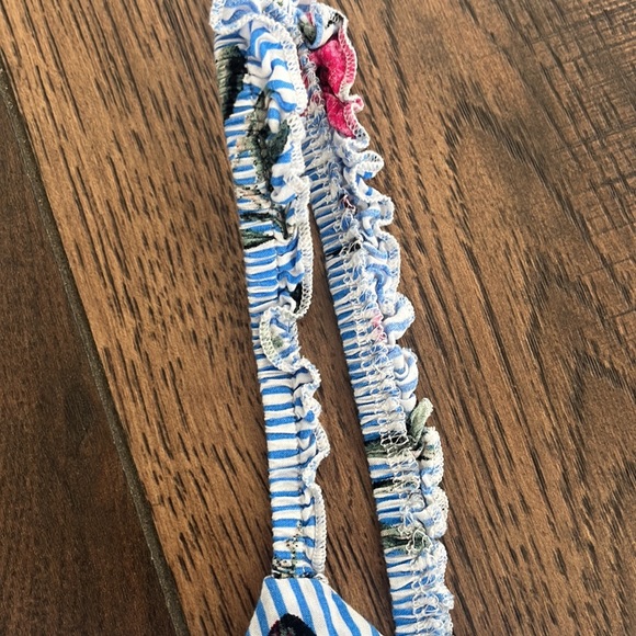 LF Seek the Label Tie Front Ruffle Strap Bra Top - Picture 3 of 6